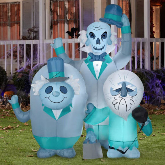 Haunted Mansion Hitchhiking Ghosts | © Disney